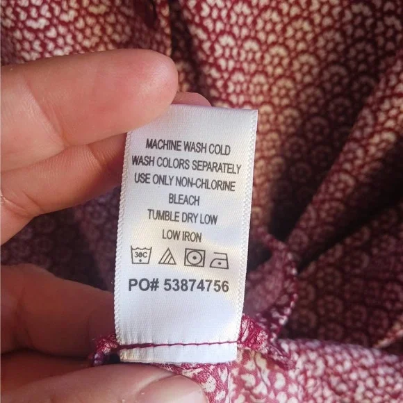 CATHERINES Button Up Blouse Womens 4X Red Geometric Georgette Tie 3/4 Sleeve - Picture 12 of 13